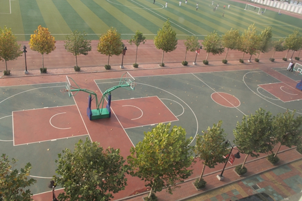 唐山英才学校篮球场及配套设施投入使用几年质量好